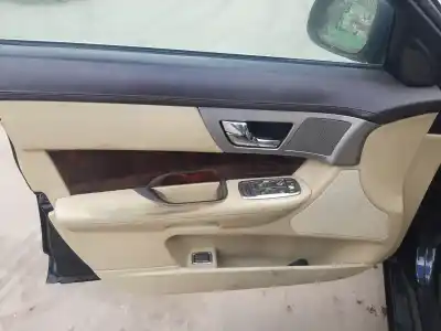 Veículo de Sucata jaguar xf i (x250) 2.7 d do ano 2008 alimentado 7g