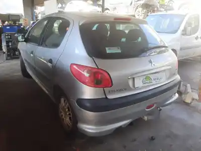 Veículo de Sucata peugeot                                            206                                                                                                                                                                                                                                                        g-kfw                                                                                                                                                                                                                                                      do ano 2005 alimentado kfw