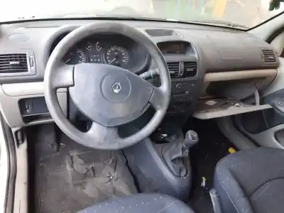 Здавання транспортного засобу renault clio ii fase ii (b/cb0) expression року 2001 потужний k9k