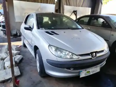 Veicolo di demolizione peugeot                                            206                                                                                                                                                                                                                                                        g-kfw                                                                                                                                                                                                                                                      dell'anno 2004 alimentato kfw