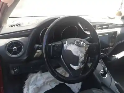 Veículo de Sucata toyota auris hybrid feel  edition do ano 2016 alimentado 2zrfxe