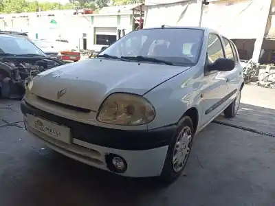 Scrapping Vehicle renault clio ii fase i (b/cbo) 1.2 16v alize 75 cv / 55 kw of the year 2001 powered d4f712