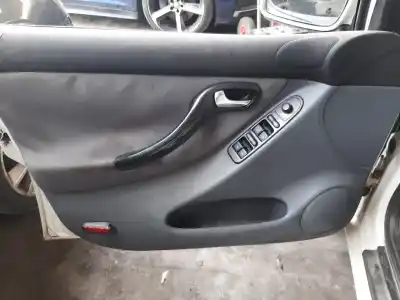 Veicolo di demolizione seat                                               leon (1m1)                                                                                                                                                                                                                                                 agn                                                                                                                                                                                                                                                        dell'anno 2000 alimentato agn