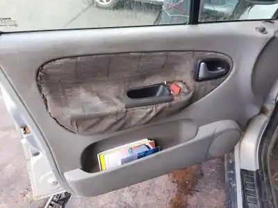 Scrapping Vehicle renault scenic rx4 (ja0) 1.9 dci salomon of the year 2003 powered f9q732