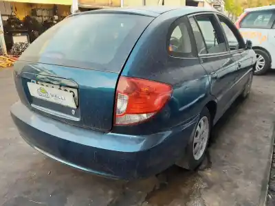 Veículo de Sucata kia rio ls berlina do ano 2004 alimentado a3d