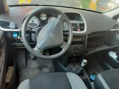 Veículo de Sucata peugeot 207 confort do ano 2007 alimentado 8fs