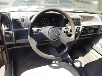 Veicolo di demolizione opel corsa a ls dell'anno 1991 alimentato 12nv