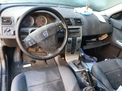 Veículo de Sucata volvo v50 familiar 2.0 d kinetic do ano 2004 alimentado d4204t