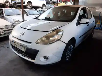 Veicolo di demolizione renault clio iii expression dell'anno 2010 alimentato k9k766