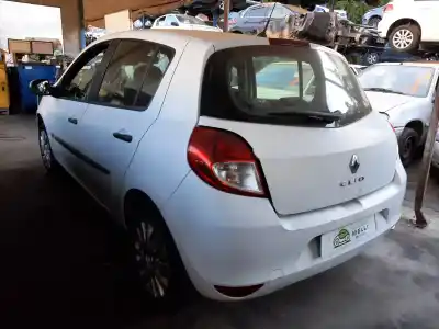 Veicolo di demolizione renault clio iii expression dell'anno 2010 alimentato k9k766