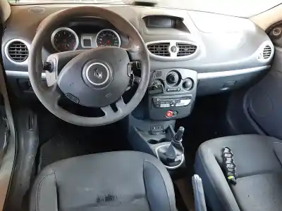 Veicolo di demolizione renault clio iii expression dell'anno 2010 alimentato k9k766