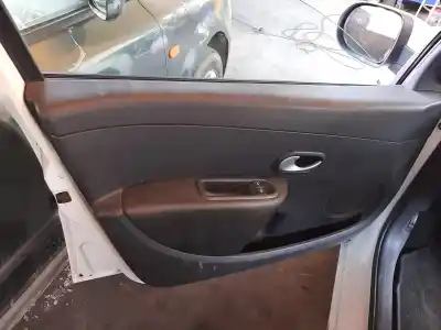 Veicolo di demolizione renault clio iii expression dell'anno 2010 alimentato k9k766