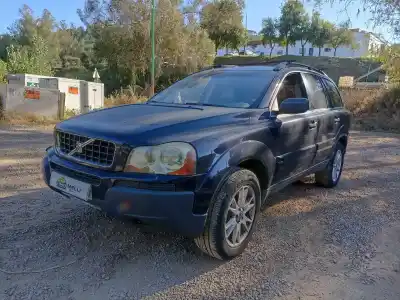 Veículo de Sucata volvo xc90 d5 kinetic do ano 2001 alimentado d5244t