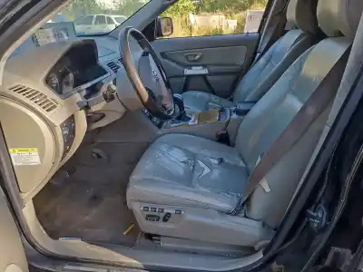 Veículo de Sucata volvo xc90 d5 kinetic do ano 2001 alimentado d5244t