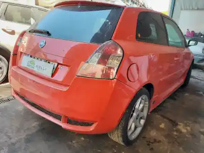 Veicolo di demolizione fiat stilo (192) 1.9 multijet 150 dynamic dell'anno 2001 alimentato 937a5000