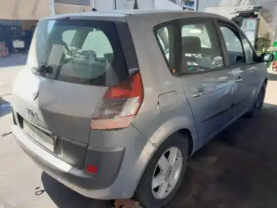 Véhicule à la ferraille renault                                            scenic ii (jm)                                                                                                                                                                                                                                             f9q812                                                                                                                                                                                                                                                     de l'année 2003 alimenté f9q812