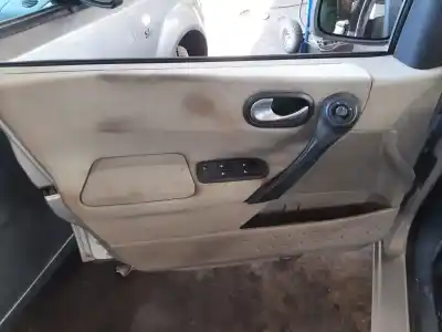 Здавання транспортного засобу renault megane ii berlina 5p confort expression року 2007 потужний k9k732