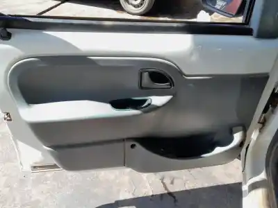 Здавання транспортного засобу renault kangoo (f/kc0) alize 64 cv / 47 kw року 2000 потужний f8q630 Здавання транспортного засобу renault kangoo (f/kc0) alize 64 cv / 47 kw року 2000 потужний f8q630