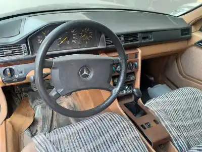 Veicolo di demolizione mercedes                                           clase 124 (bm 124) berlina                                                                                                                                                                                                                                 om602912                                                                                                                                                                                                                                                   dell'anno 1990 alimentato om602912