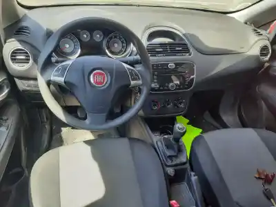 Veículo de Sucata fiat punto (199) easy do ano 2013 alimentado 199a9000