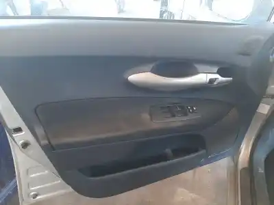 Veículo de Sucata toyota auris sol do ano 2007 alimentado 1adftv