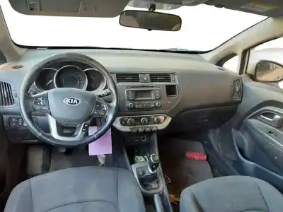 Sloopvoertuig kia rio emotion 75 cv / 55 kw van het jaar 2014 aangedreven d3fa