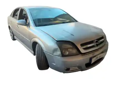 Veículo de Sucata OPEL VECTRA C BERLINA GTS Elegance do ano 2004 alimentado Z19DTH