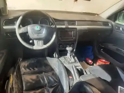 Veículo de Sucata skoda suberb (3t4) ambition do ano 2008 alimentado bmp