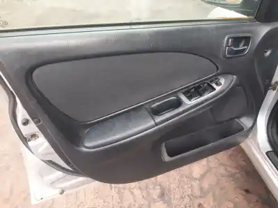 Здавання транспортного засобу toyota avensis monovolumen (t22) 2.0 turbodiesel cat року 2001 потужний 1cdftv