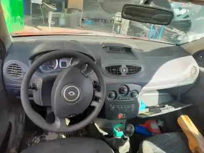 Scrapping Vehicle renault clio iii pack authentique of the year 2008 powered k9k