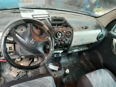 Veículo de Sucata peugeot partner (s2) totem do ano 2001 alimentado wjy