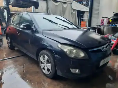 Veicolo di demolizione hyundai i30 classic dell'anno 2001 alimentato d4fb