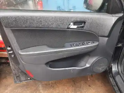 Veicolo di demolizione hyundai i30 classic dell'anno 2001 alimentato d4fb
