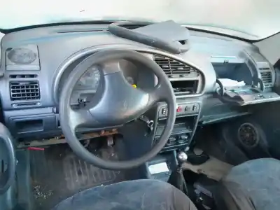 Veículo de Sucata citroen berlingo 2.0 hdi sx plus familiar do ano 2002 alimentado rhy