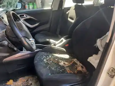 Verschrottungsfahrzeug peugeot 2008 (--.2013->) active des jahres 2001 angetrieben 9h06