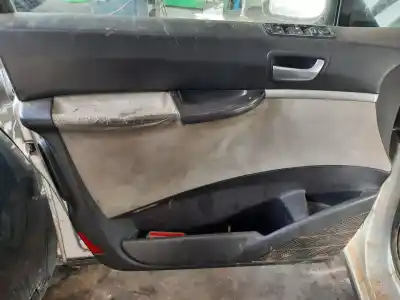 Veicolo di demolizione peugeot 807 st pack dell'anno 2001 alimentato rht