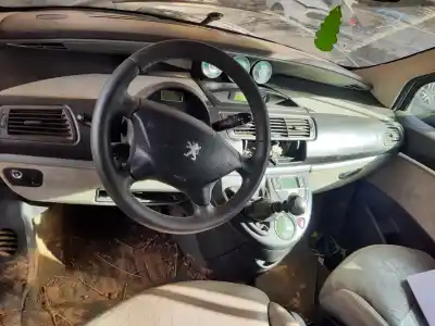 Veicolo di demolizione peugeot 807 st pack dell'anno 2001 alimentato rht