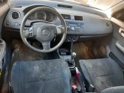 Здавання транспортного засобу suzuki swift berlina (mz) 1.3 gl року 2001 потужний z13dt