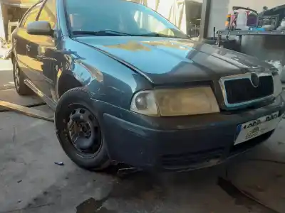 Veículo de Sucata skoda                                              octavia berlina (1u2)                                                                                                                                                                                                                                      d-alh                                                                                                                                                                                                                                                      do ano 2001 alimentado alh