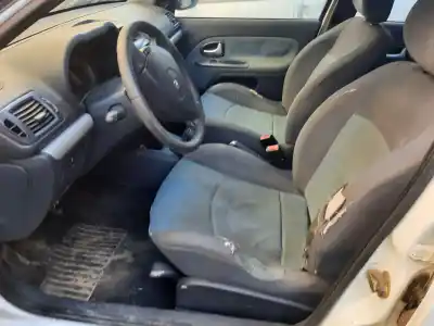 Здавання транспортного засобу renault clio ii fase ii (b/cb0) base authentique 65 cv / 48 kw року 2005 потужний k9k