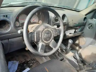 Veicolo di demolizione jeep cherokee (kj) 2.5 crd 4x4 dell'anno 2001 alimentato d99b