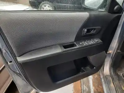 Veicolo di demolizione mazda 5 (cr19) 2.0 cd (cr19) dell'anno 2001 alimentato rf