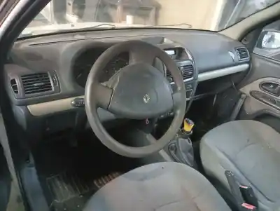 Здавання транспортного засобу renault clio ii fase ii (b/cb0) generique року 2003 потужний d7f726