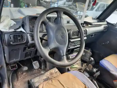 Veicolo di demolizione mitsubishi montero (l040) 2500 td dell'anno 2001 alimentato 4d56