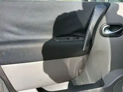 Veículo de Sucata renault scenic ii confort dynamique do ano 2001 alimentado f9q812