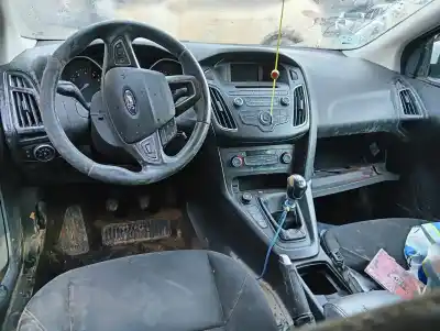 Здавання транспортного засобу ford focus lim. trend + року 2001 потужний m1dd