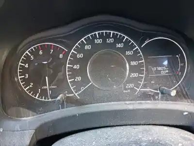 Veículo de Sucata nissan note acenta do ano 2014 alimentado hr12