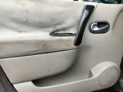 Veículo de Sucata renault scenic ii emotion do ano 2001 alimentado f9q804