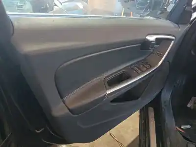 Scrapping Vehicle VOLVO V60 KOMBI PLUG-IN HYBRID AWD 282 CV / 208 KW of the year 2001 powered D5244T15