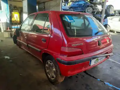 Veículo de Sucata peugeot 106 (s2) max do ano 2001 alimentado hfx